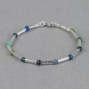 Armband zilver blauwe regenboog edelstenen